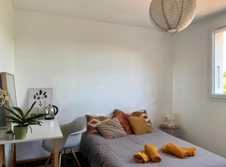 Charmante Chambre Dans Une Maison De Campagne Saint-Étienne-de-Fontbellon Екстериор снимка